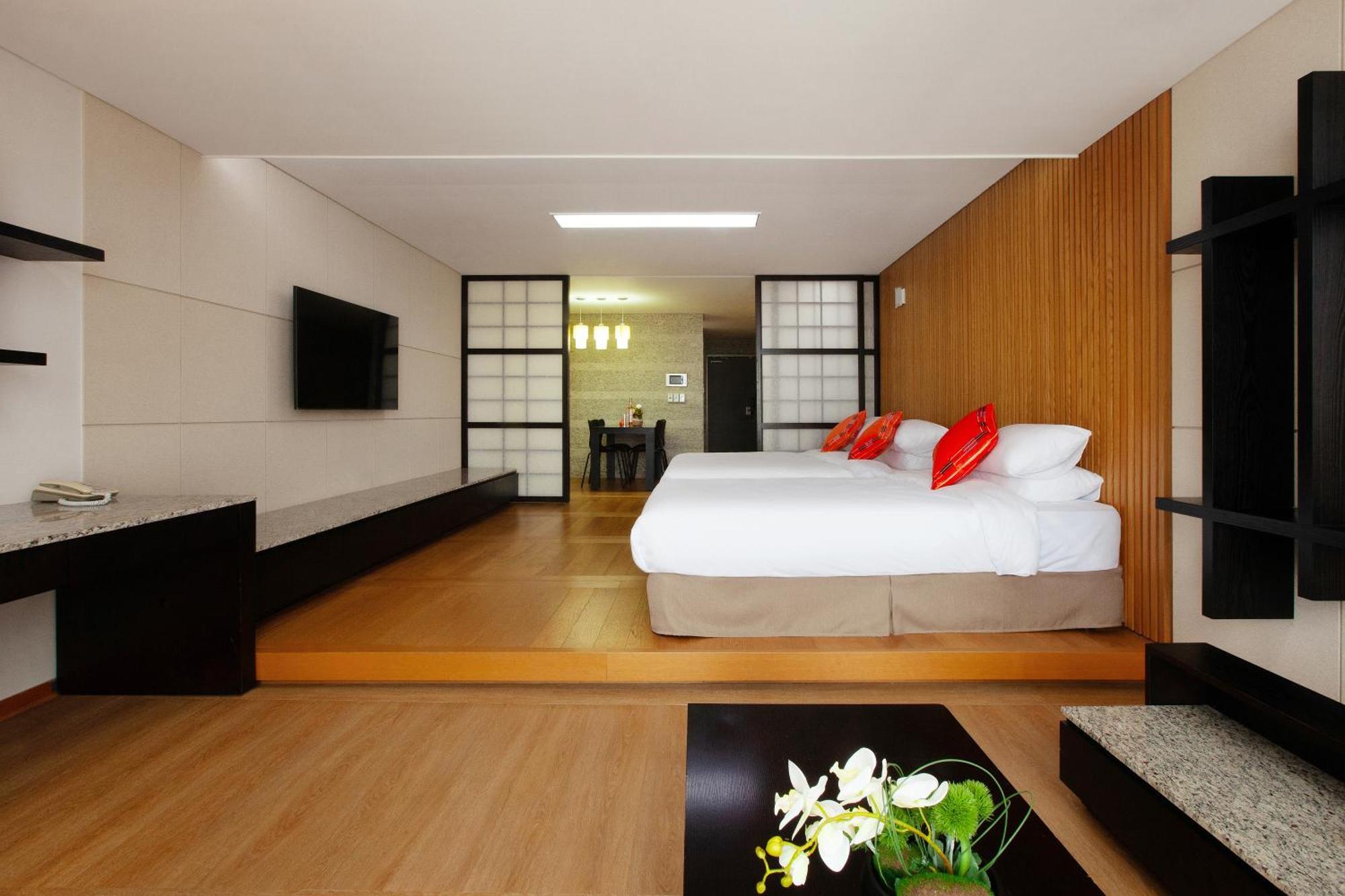 Shin Shin Hotel Jeju Ocean Seogwipo Dış mekan fotoğraf